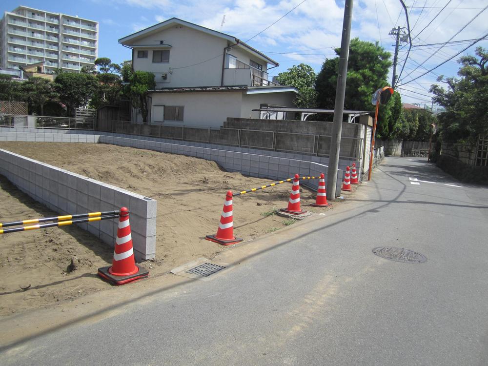 Local photos, including front road. Local (09 May 2013) Shooting