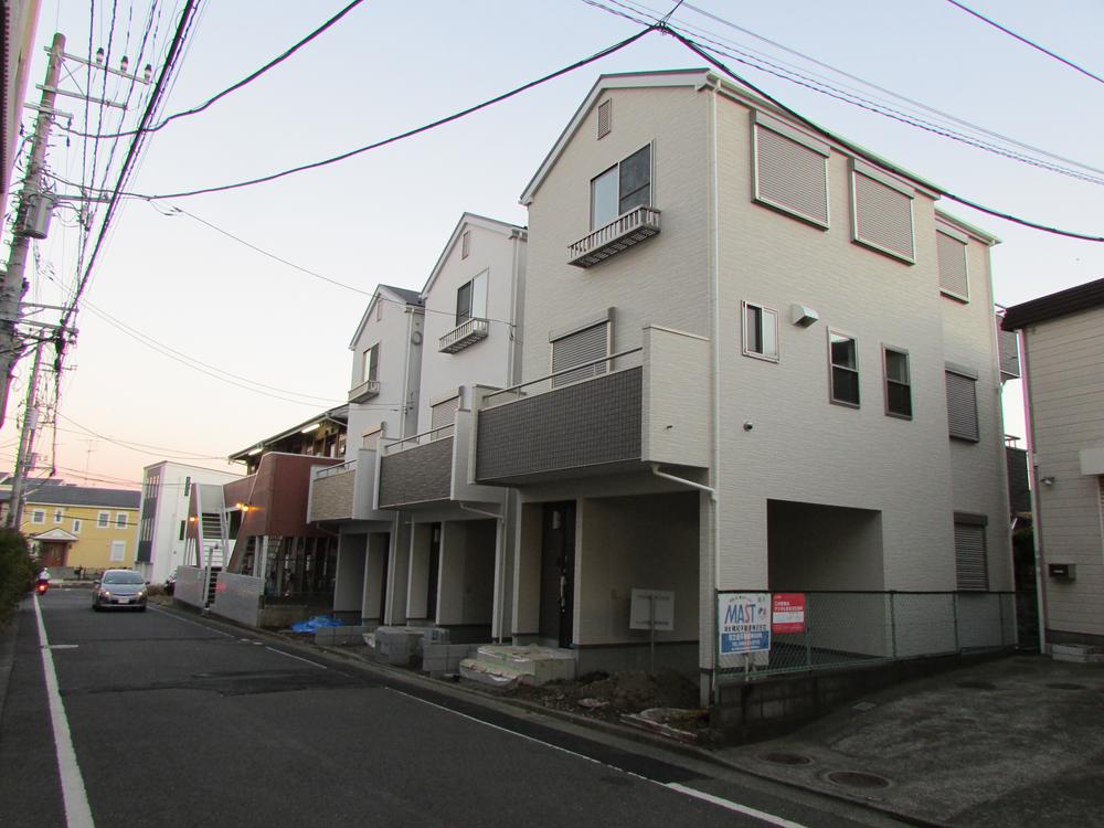 Local appearance photo. Local (12 May 2013) Shooting