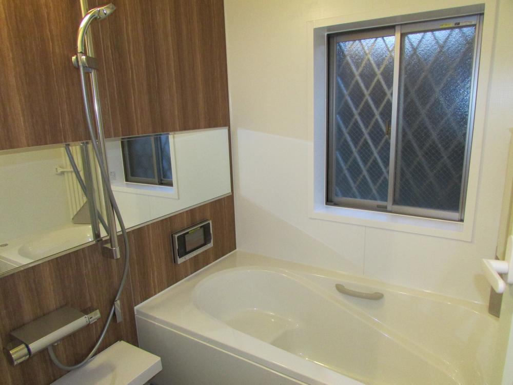 Bathroom. Indoor (12 May 2013) Shooting