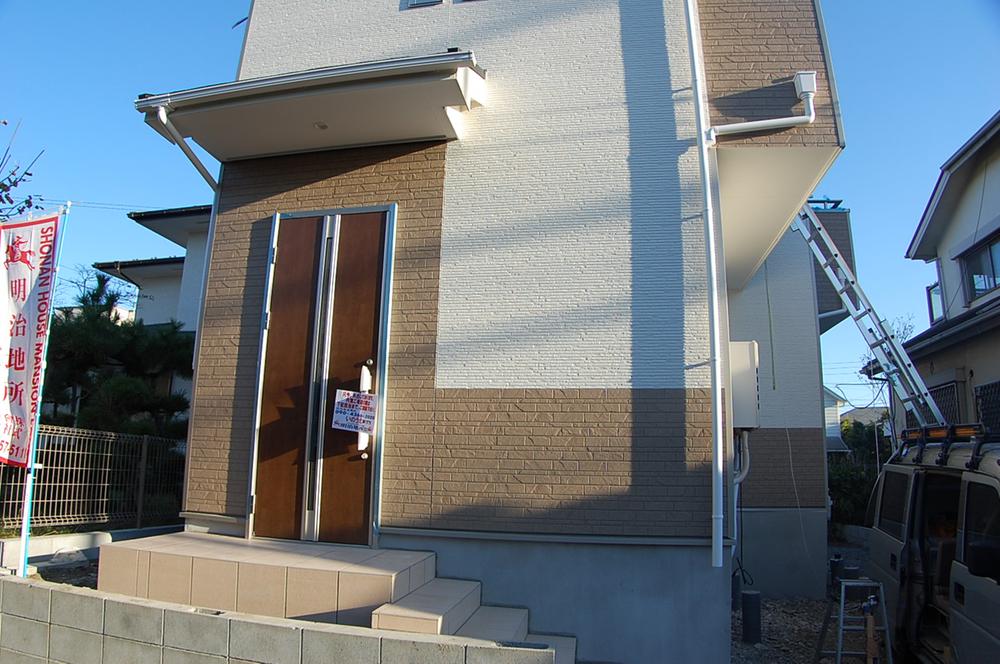 Local appearance photo. Local (11 May 2013) Shooting