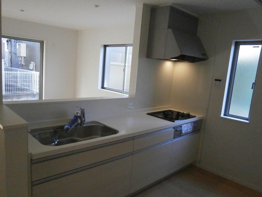 Kitchen. Local (12 May 2013) Shooting