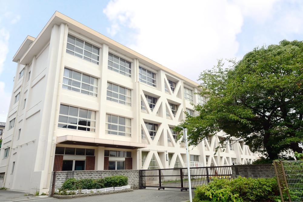 Other local. Local (August 2013) shooting Muraoka elementary school