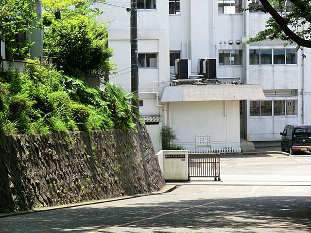 Primary school. Okoshi elementary school