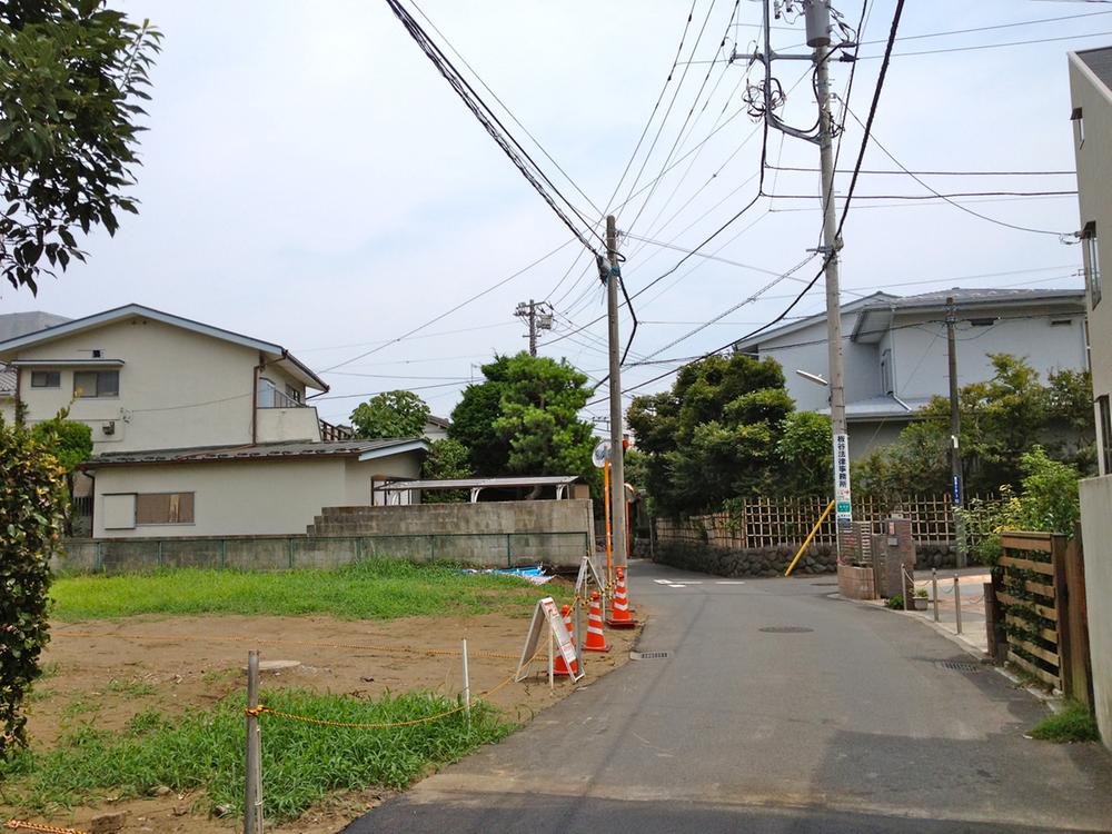 Local photos, including front road. Green many remain cityscape.