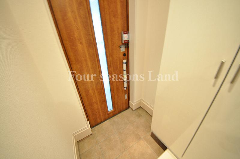 Entrance. Indoor (12 May 2013) Shooting