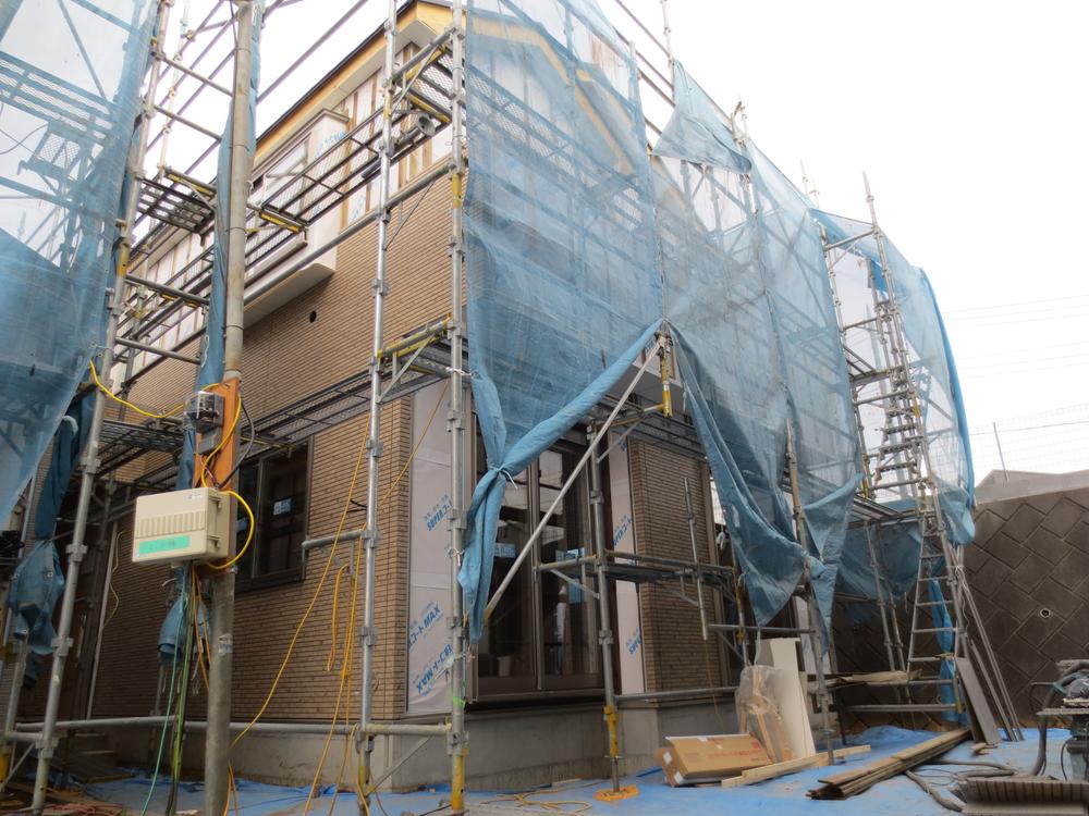 Local appearance photo. Local (12 May 2013) Shooting