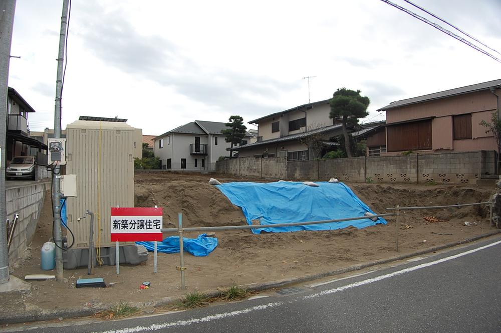 Local photos, including front road. Local (10 May 2013) Shooting