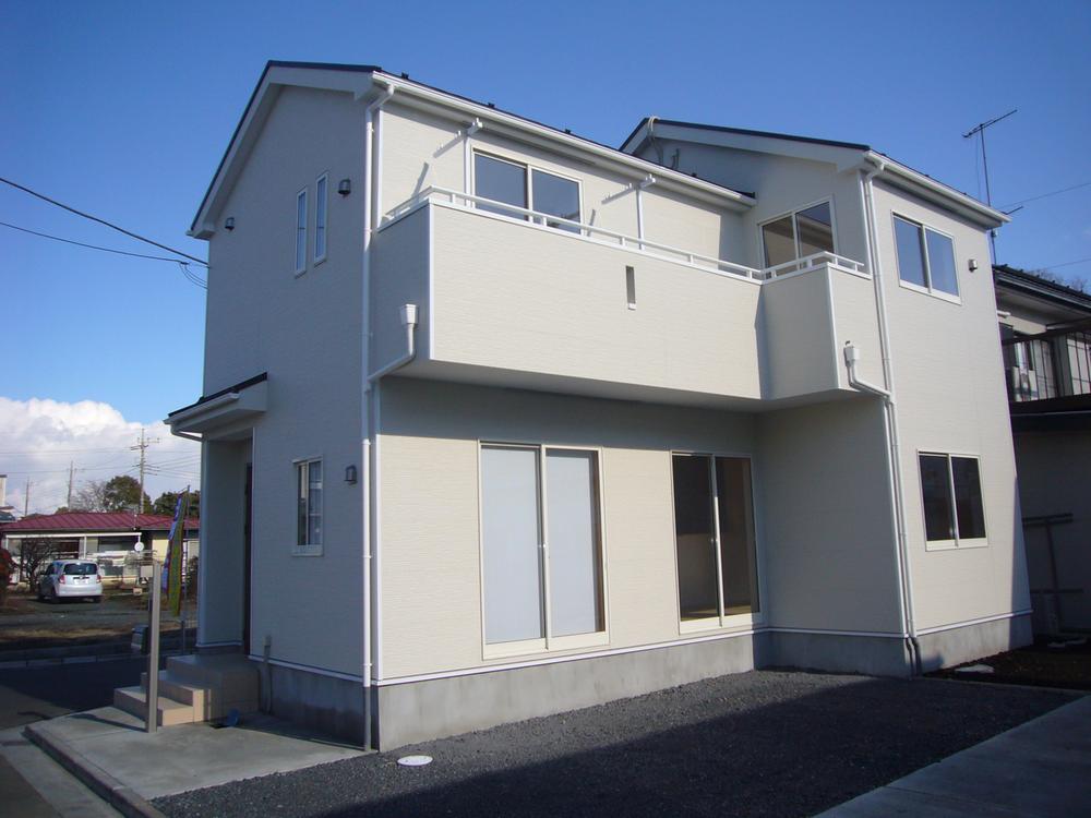 Local appearance photo. Local (12 May 2013) Shooting