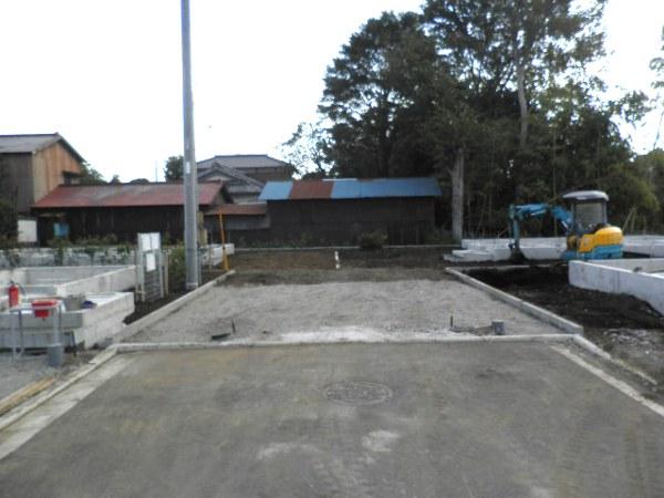 Local photos, including front road. Local (September 2013) Shooting