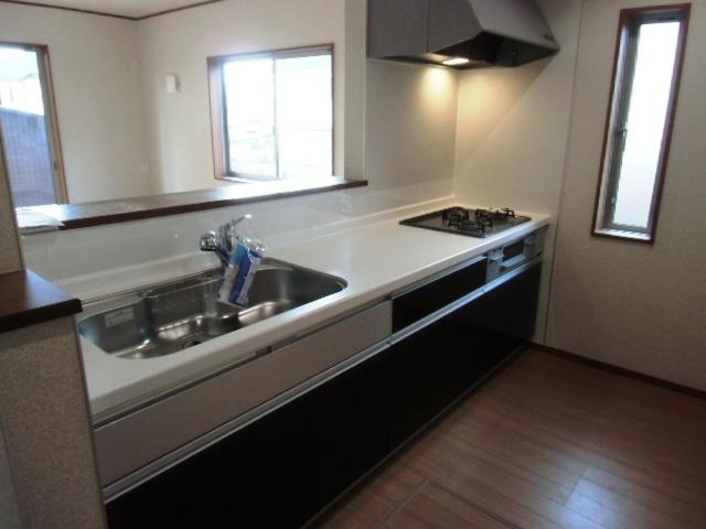 Kitchen. Indoor (12 May 2013) Shooting