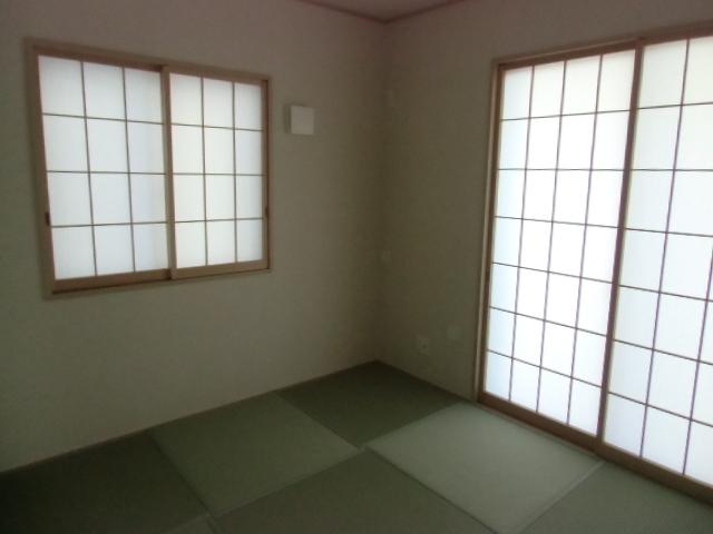 Non-living room. Indoor (12 May 2013) Shooting