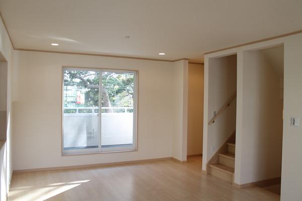 Same specifications photos (living)