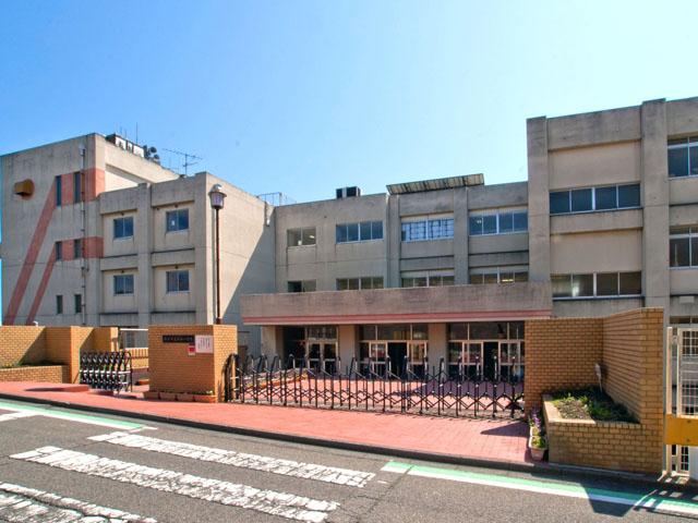 Primary school. Takaya Elementary School
