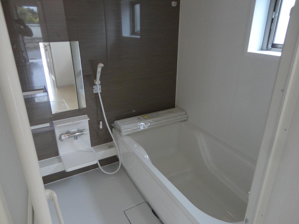 Bathroom. Local (10 May 2013) Shooting With bathroom dryer, Sitz bath also enjoy. 