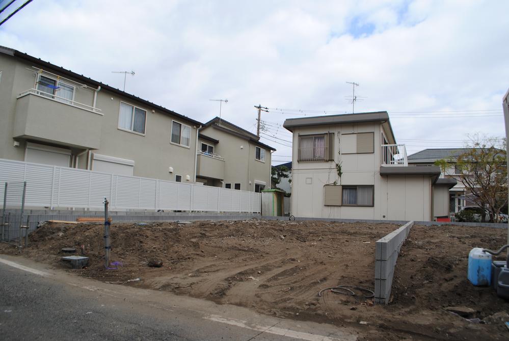 Local appearance photo. Local (12 May 2013) Shooting