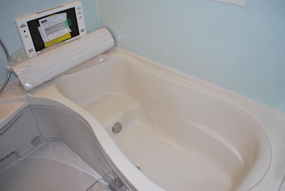 Bathroom. Building 2 indoor shooting