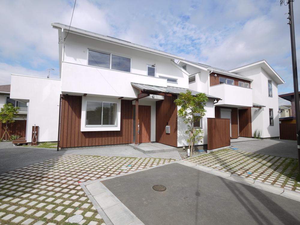 Local appearance photo. Local (10 May 2013) Shooting