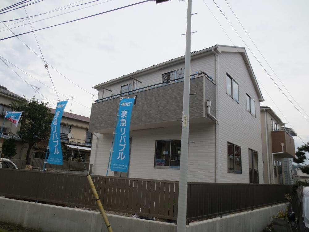 Local appearance photo. Local (11 May 2013) Shooting