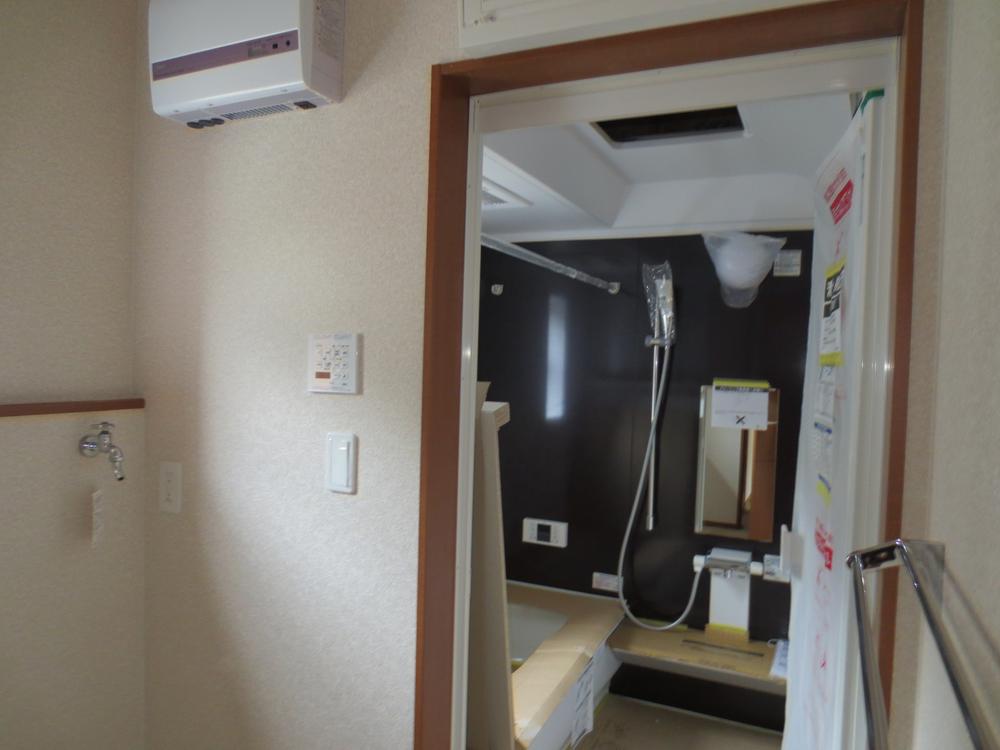 Bathroom. Indoor (11 May 2013) Shooting