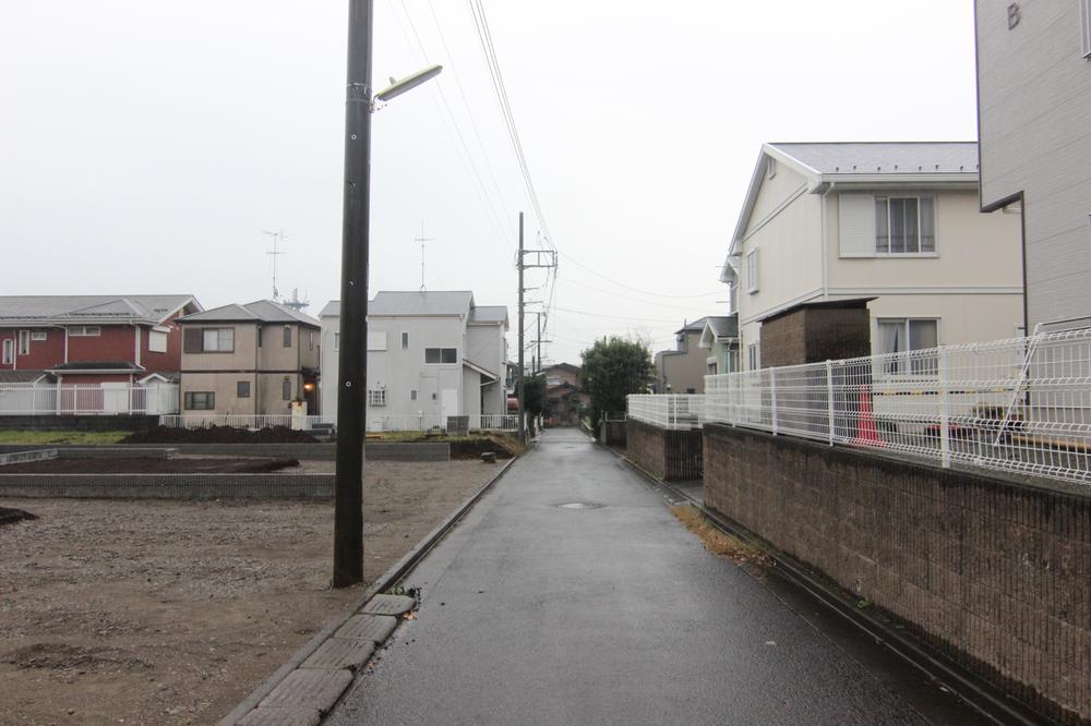 Local photos, including front road. Local (11 May 2013) Shooting