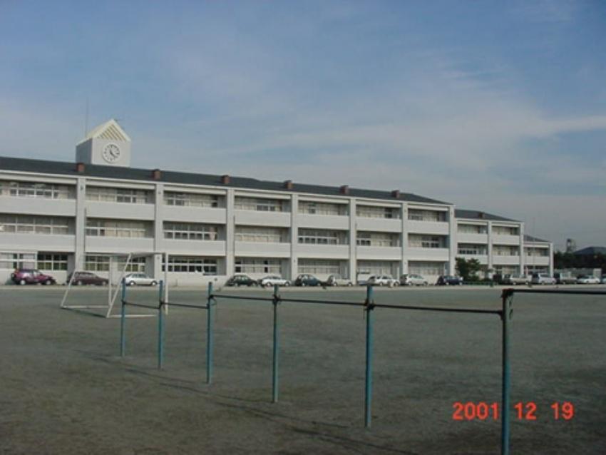 Junior high school. 湘洋 until junior high school 500m