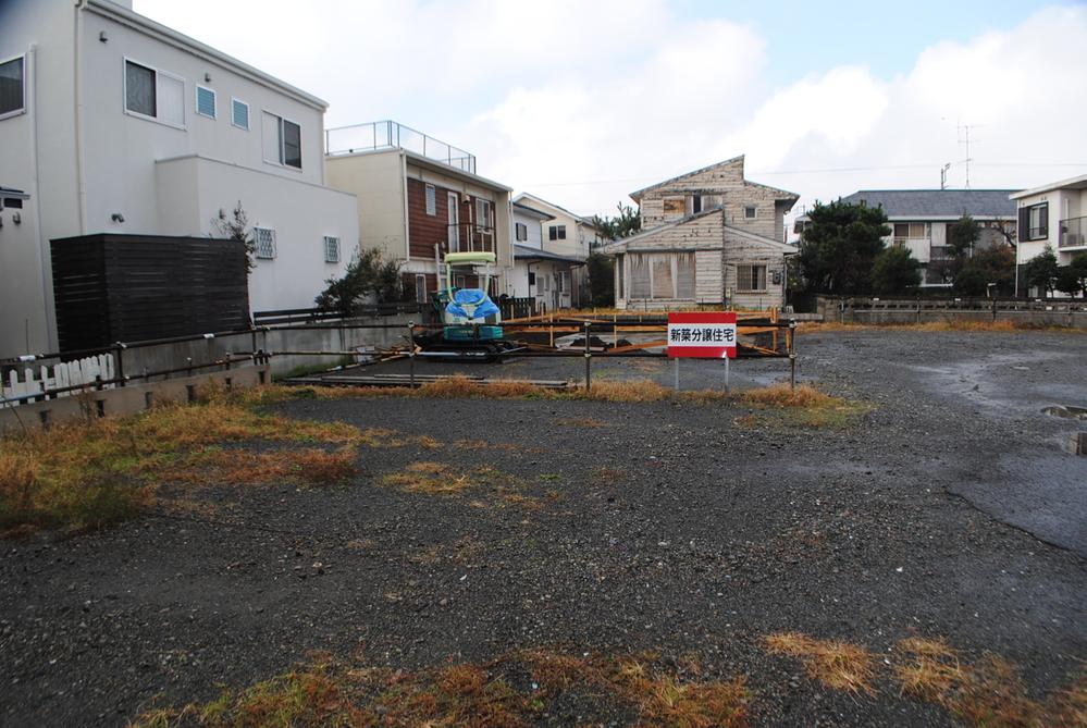 Local appearance photo. Local (12 May 2013) Shooting