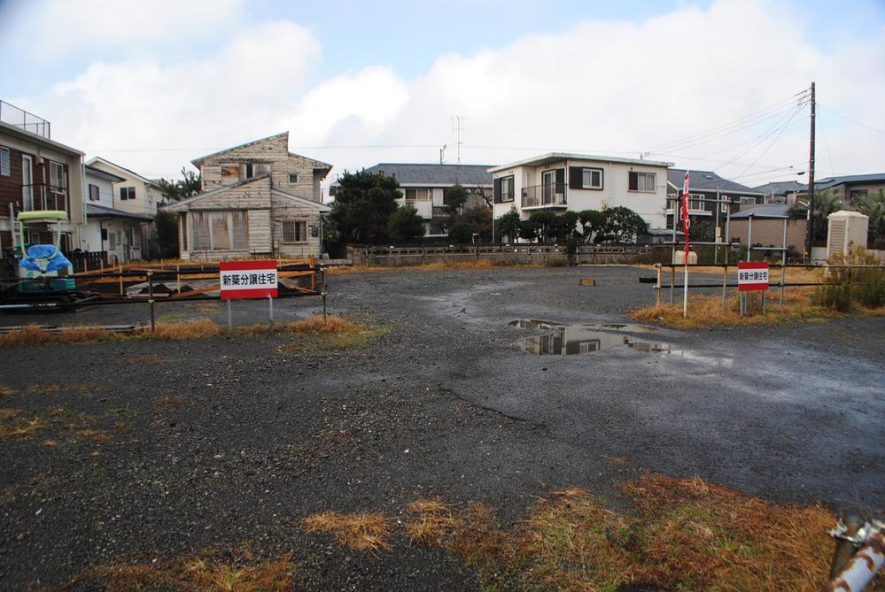 Local appearance photo. Local (12 May 2013) Shooting