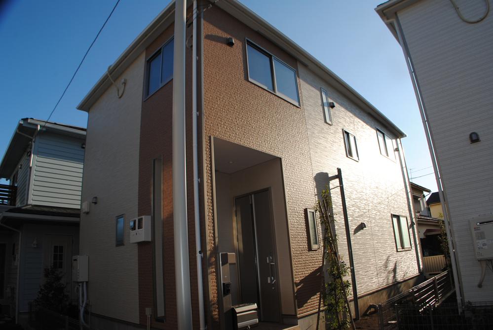 Local appearance photo. Local (11 May 2013) Shooting