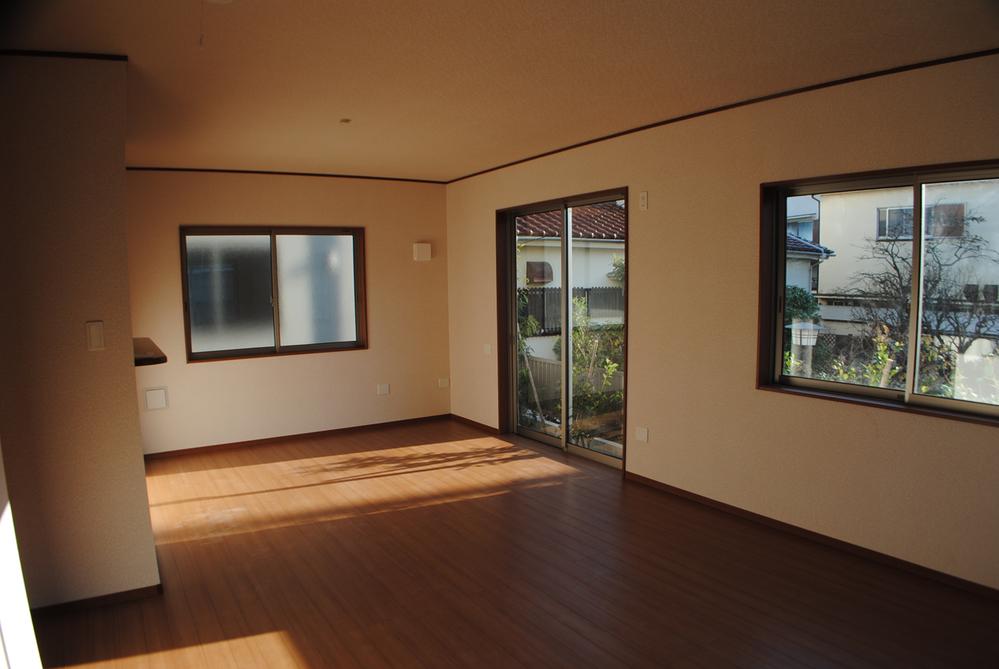 Living. Local (11 May 2013) Shooting