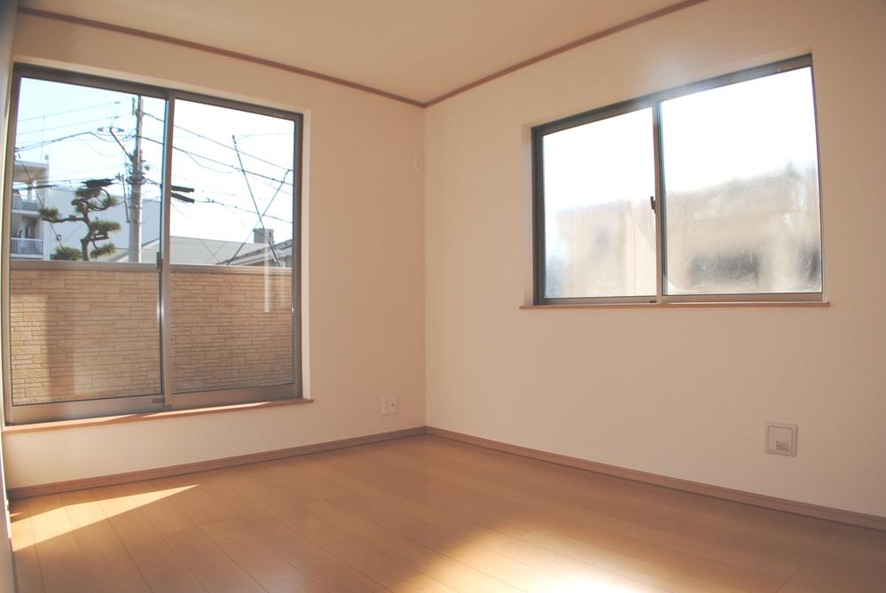 Non-living room. Indoor (11 May 2013) Shooting