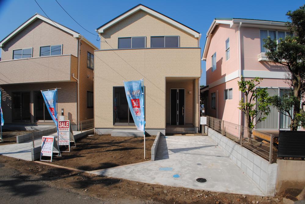 Local appearance photo. Local (11 May 2013) Shooting