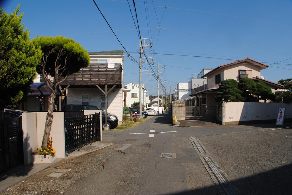 Local photos, including front road. Local (11 May 2013) Shooting