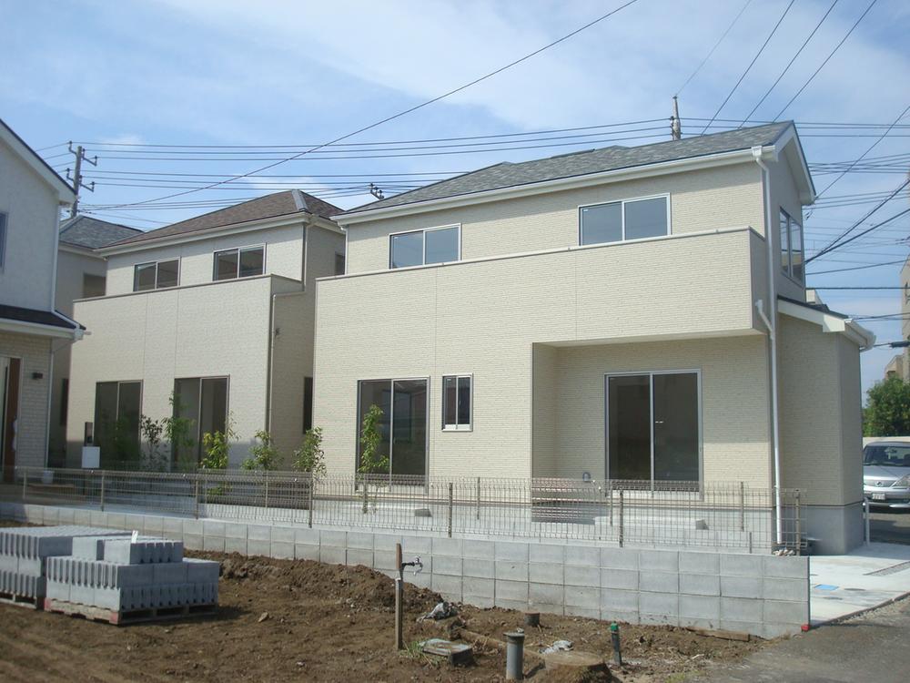 Local appearance photo. Local B, C Building (August 2013) Shooting