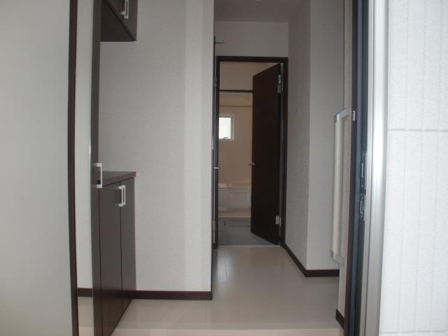 Entrance. Local (10 May 2013) Shooting