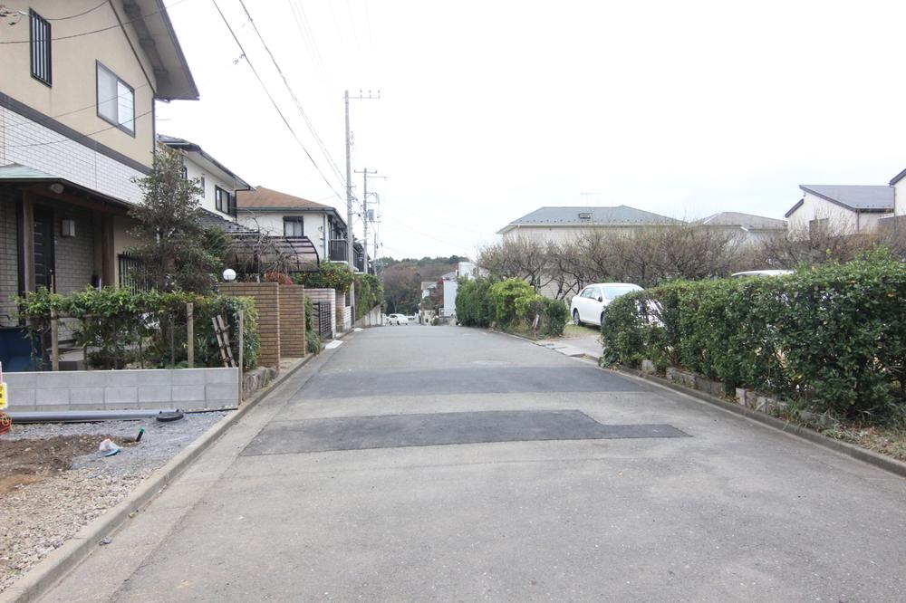 Local photos, including front road. Local (12 May 2013) Shooting