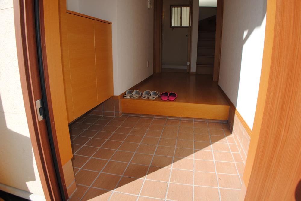 Entrance. Indoor (04 May 2013) Shooting