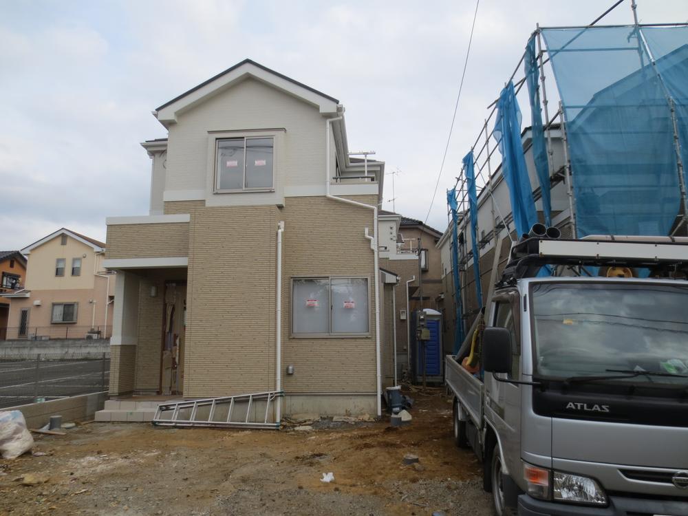 Local appearance photo. Local (12 May 2013) Shooting