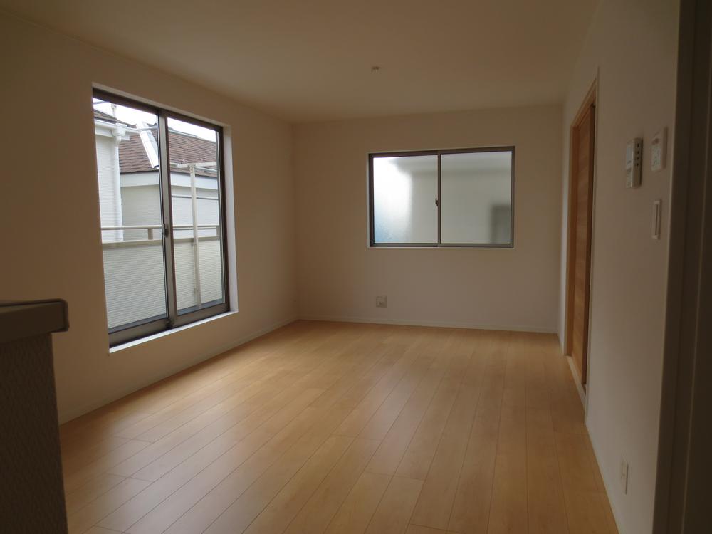 Living. Local (12 May 2013) Shooting