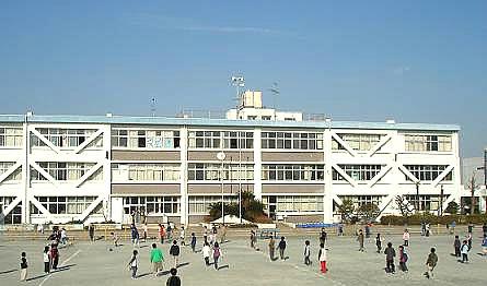 Primary school. Fujimidai until elementary school 1400m