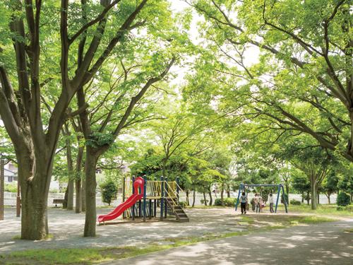 park. 460m up to municipal water park