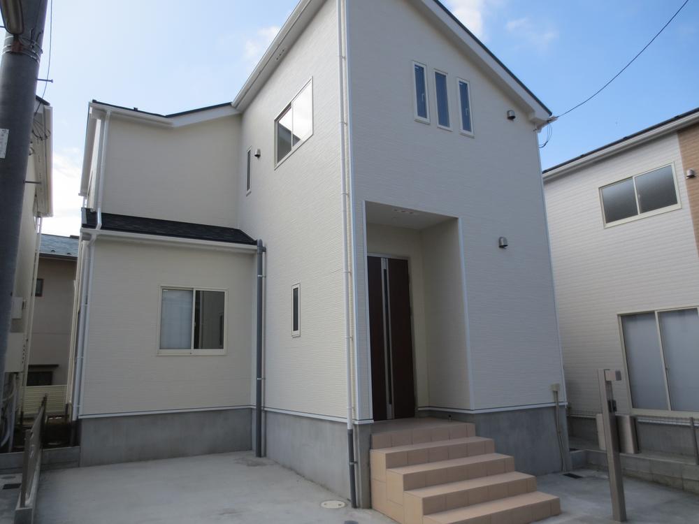 Local appearance photo. Local (10 May 2013) Shooting