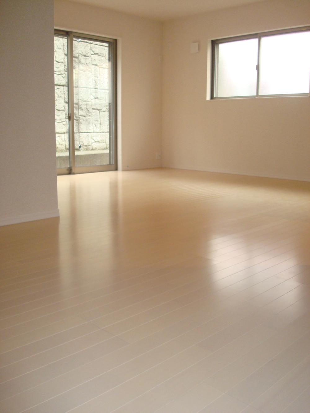 Same specifications photos (living). Same specifications