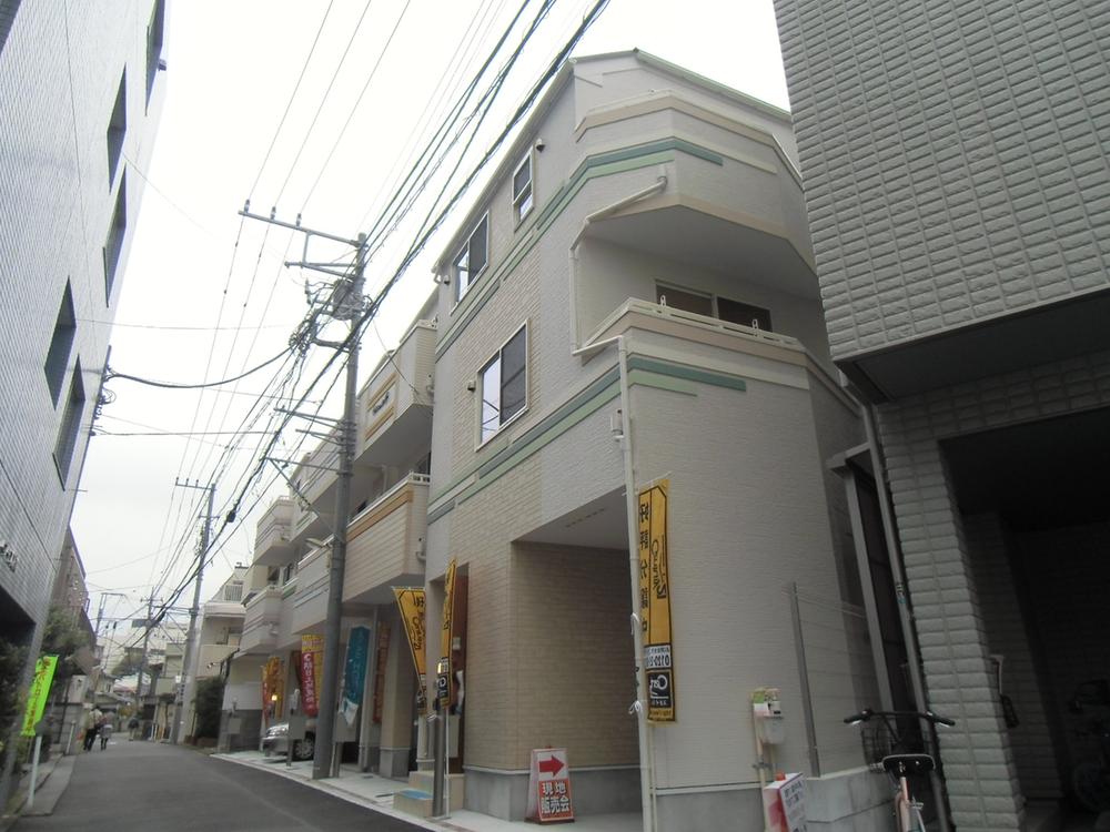 Local appearance photo. Local (11 May 2013) Shooting 5 Building