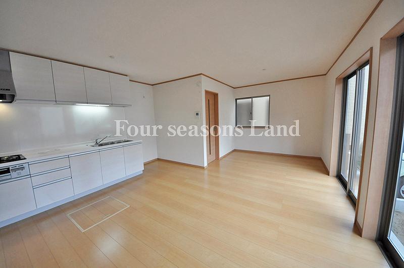 Living. Indoor (11 May 2013) Shooting 1 Building