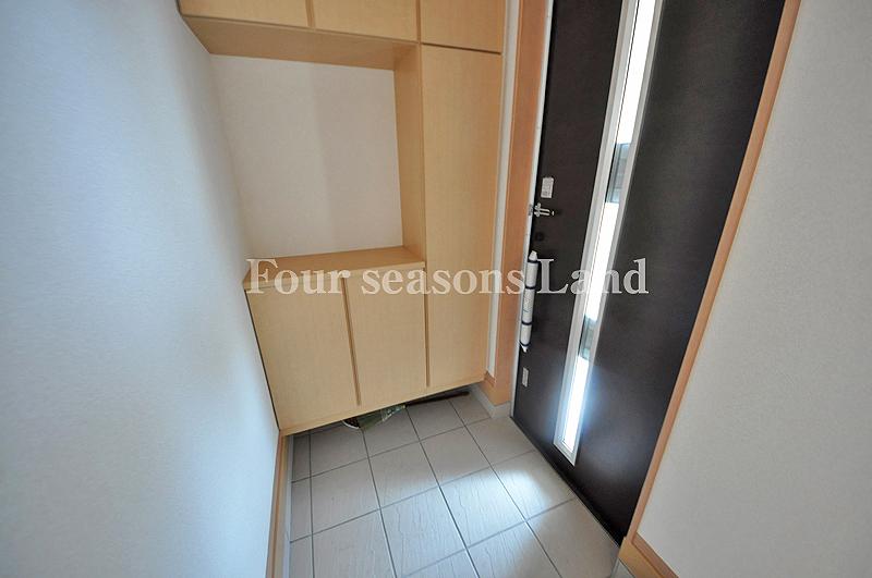 Entrance. Indoor (11 May 2013) Shooting Building 2