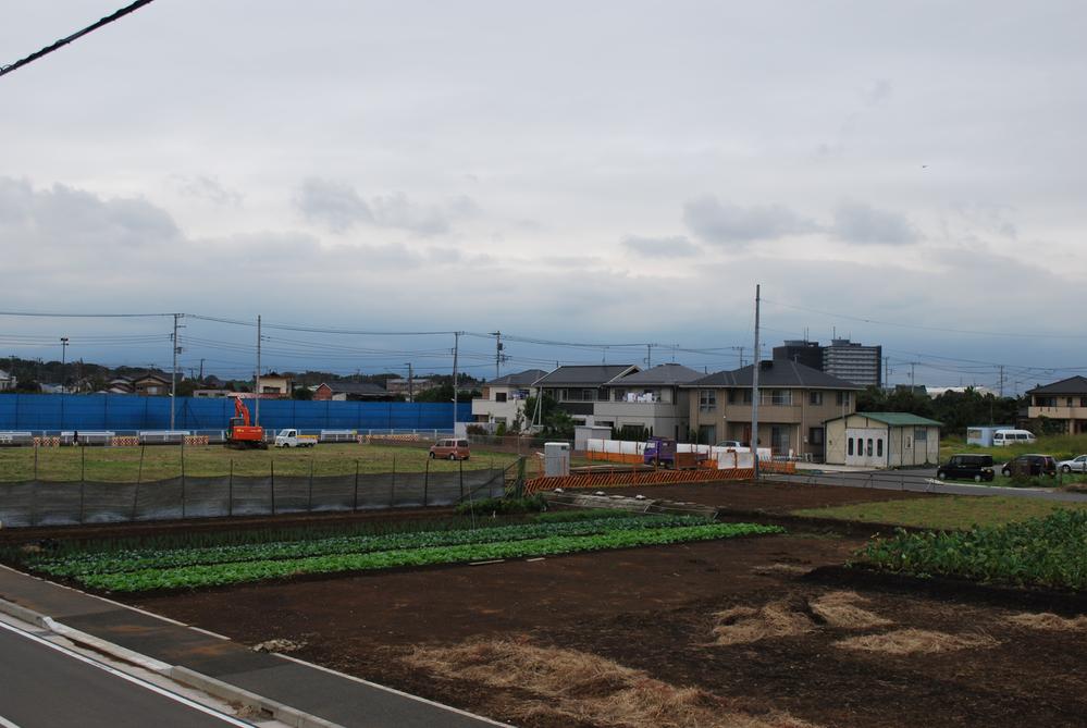 View photos from the dwelling unit. Local shooting