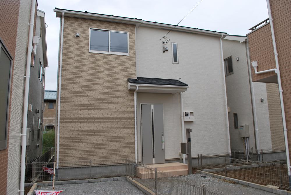 Local appearance photo. Local shooting