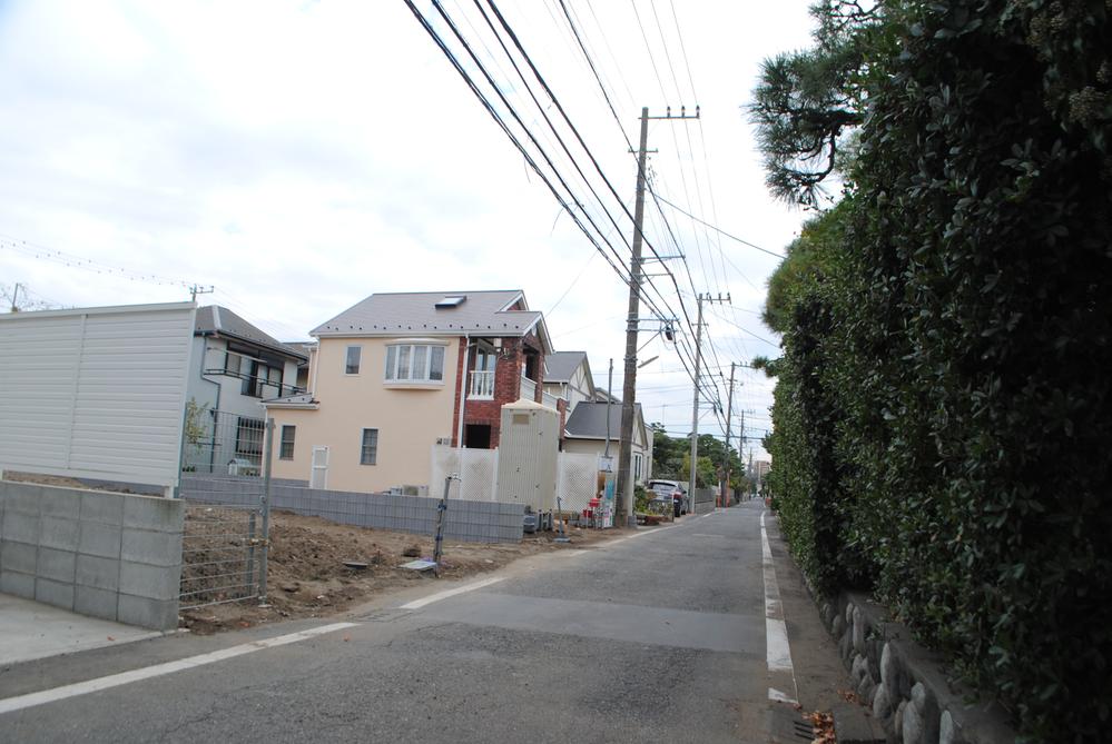 Local photos, including front road. Local (12 May 2013) Shooting