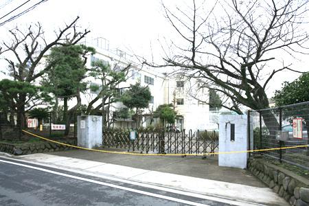 Primary school. Honcho elementary school about 1500m