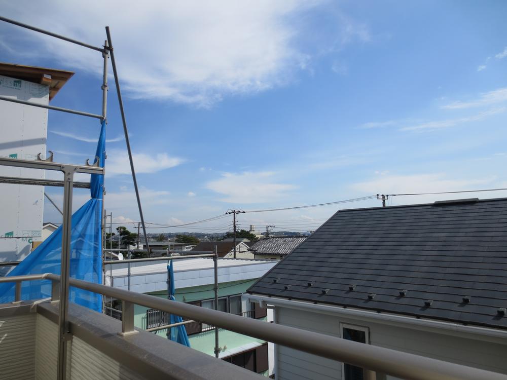 View photos from the dwelling unit. View from the site (October 2013) Shooting